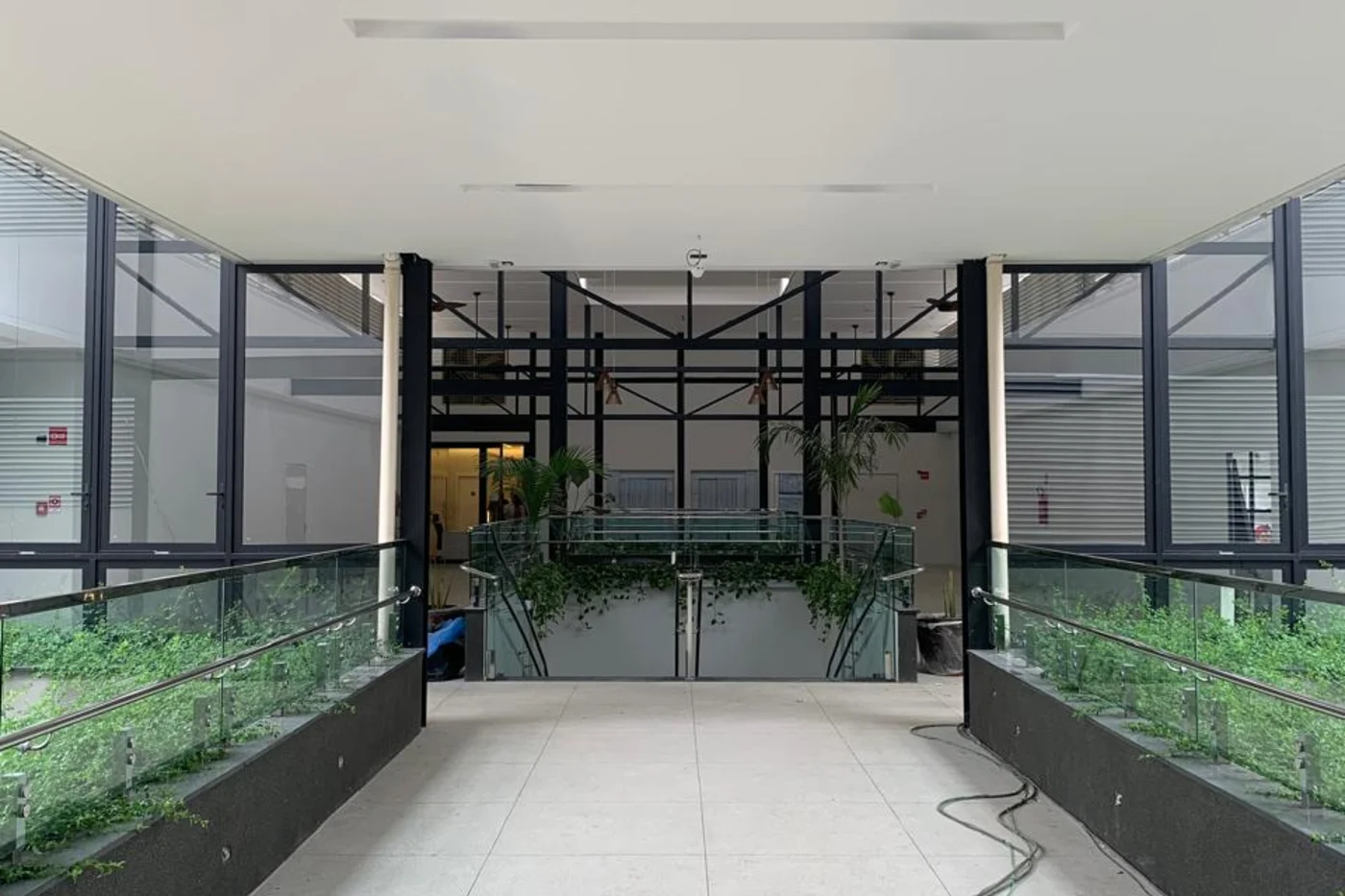 Área comum da Galeria Pirâmide Boulevard