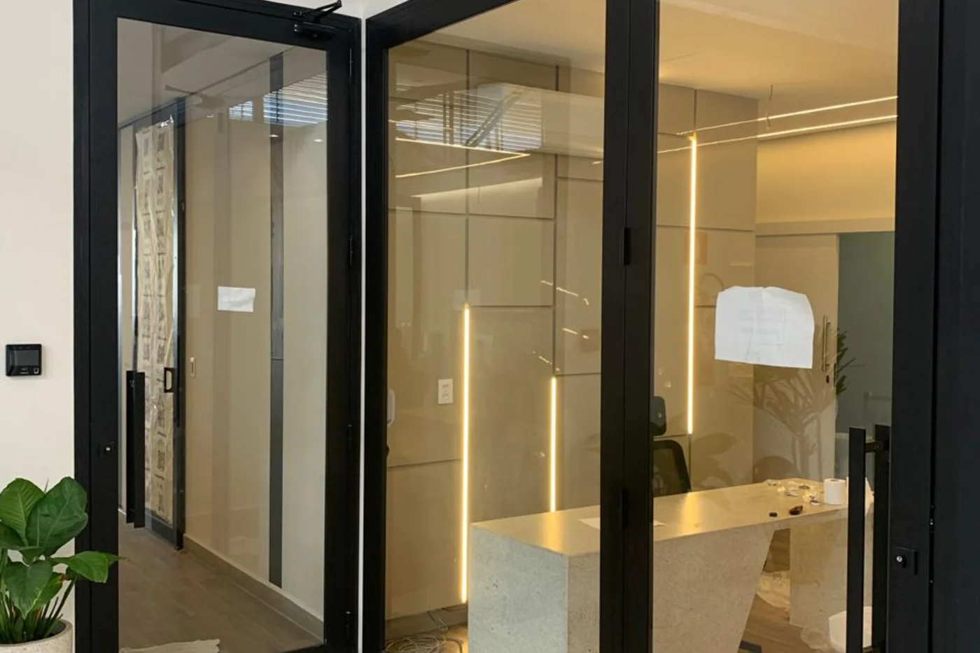 Hall de entrada da Galeria Pirâmide Boulevard